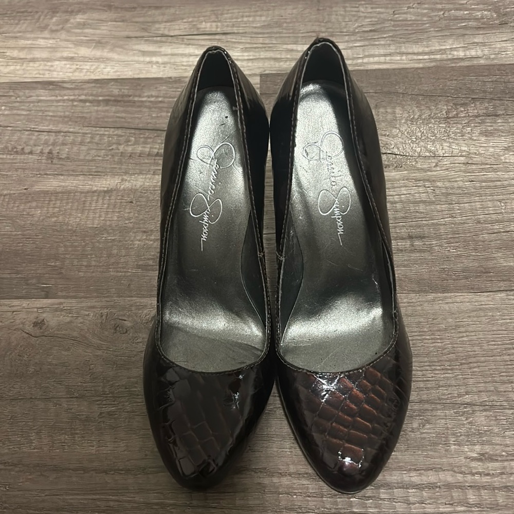 Worn twice Jessica Simpson size 6.5, dark brown & black, snake print heels.